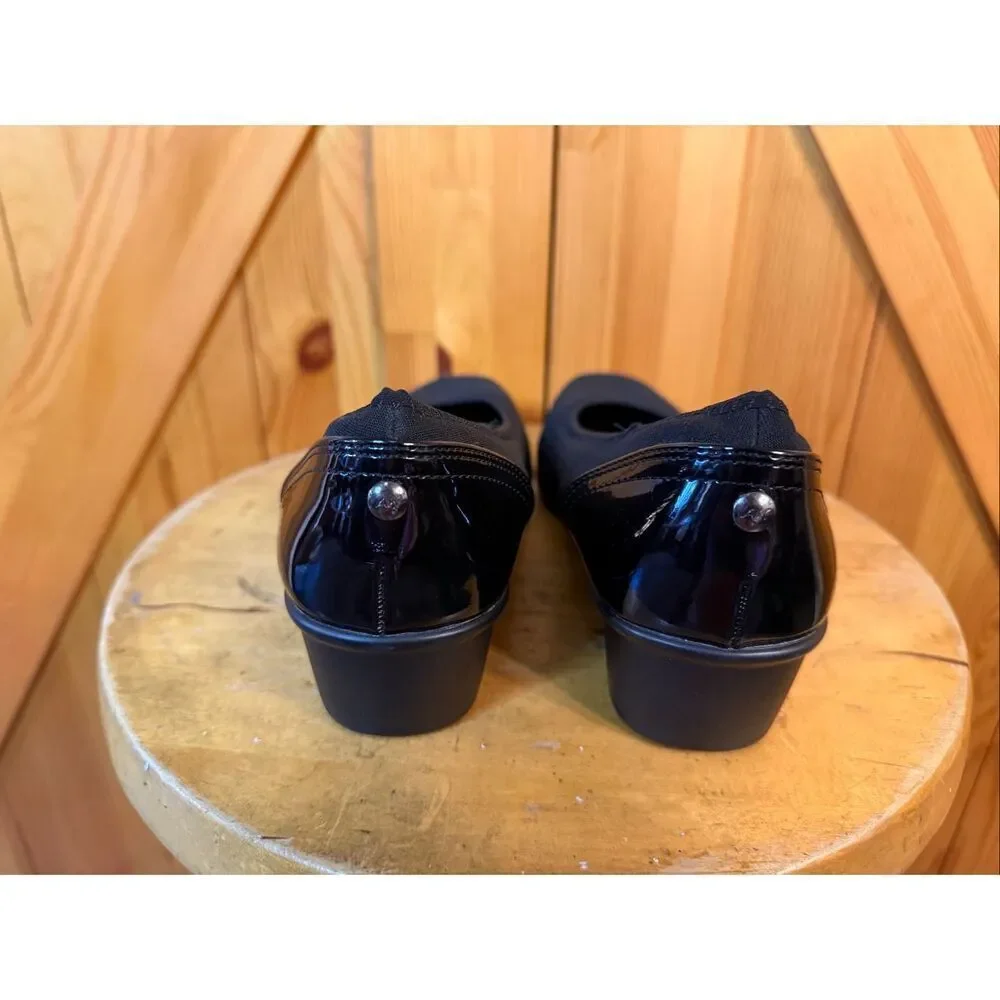 Anne Klein Wisher wedge pumps black fabric patent heel Size 8.5